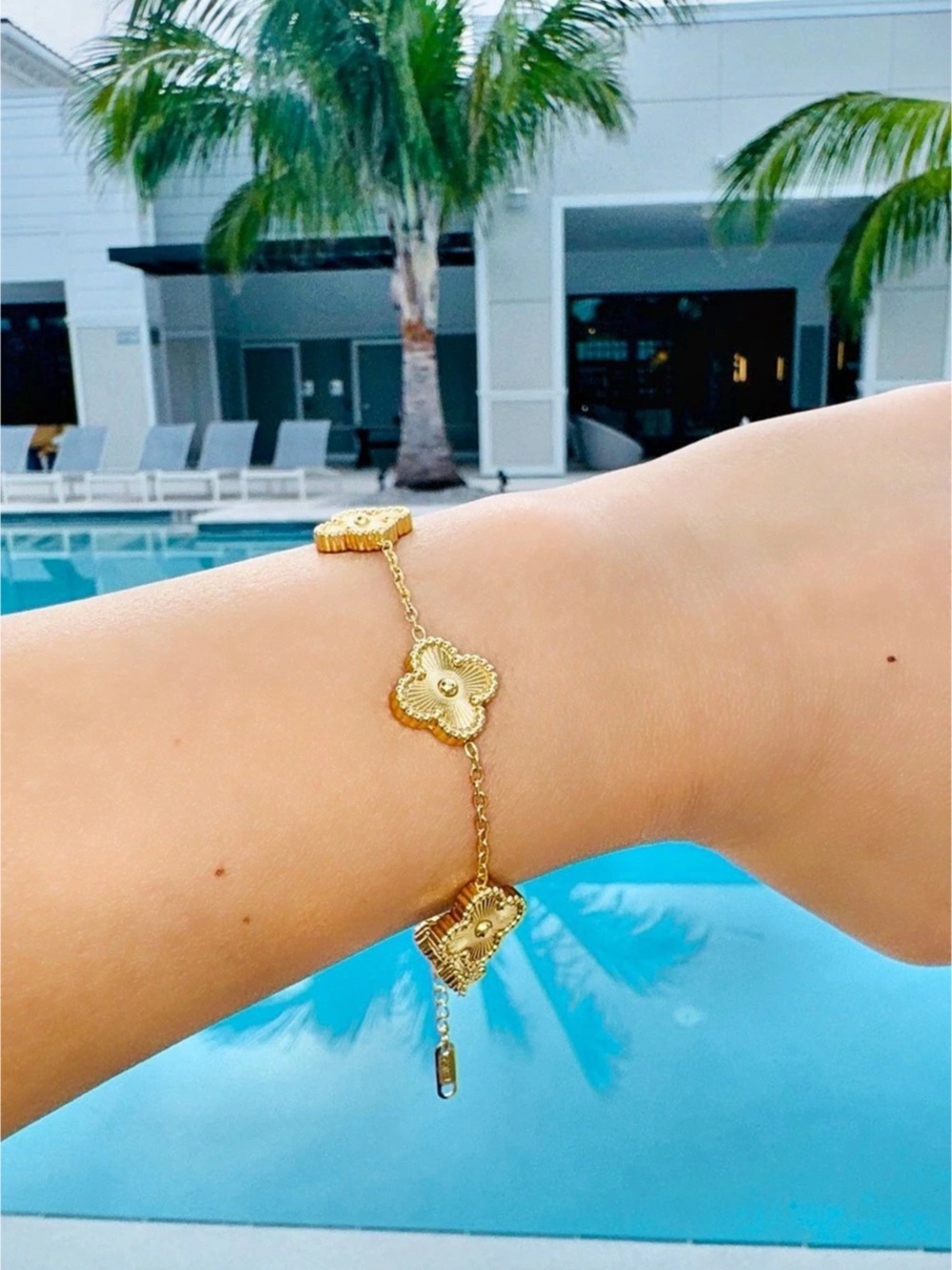 Gold Clover Link Bracelet
